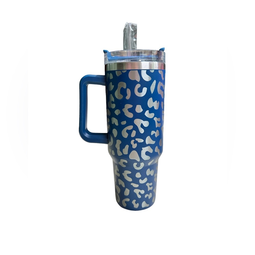 40oz tumbler with handle and includes straw